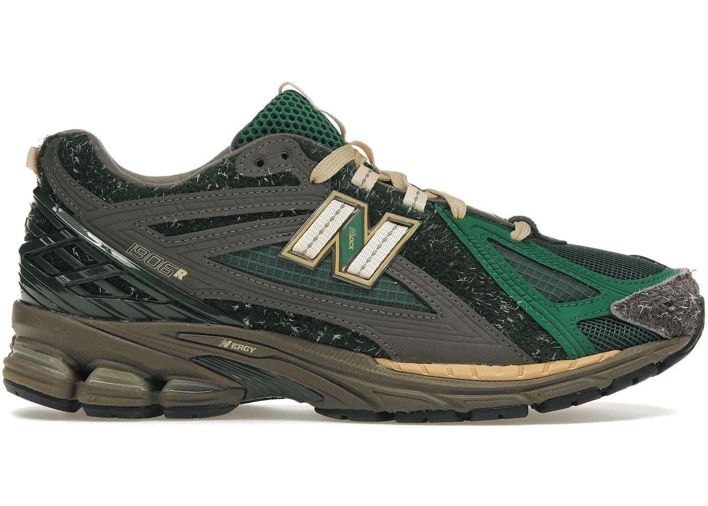 New Balance 1906R size? Exclusive Diamond District Pack Green