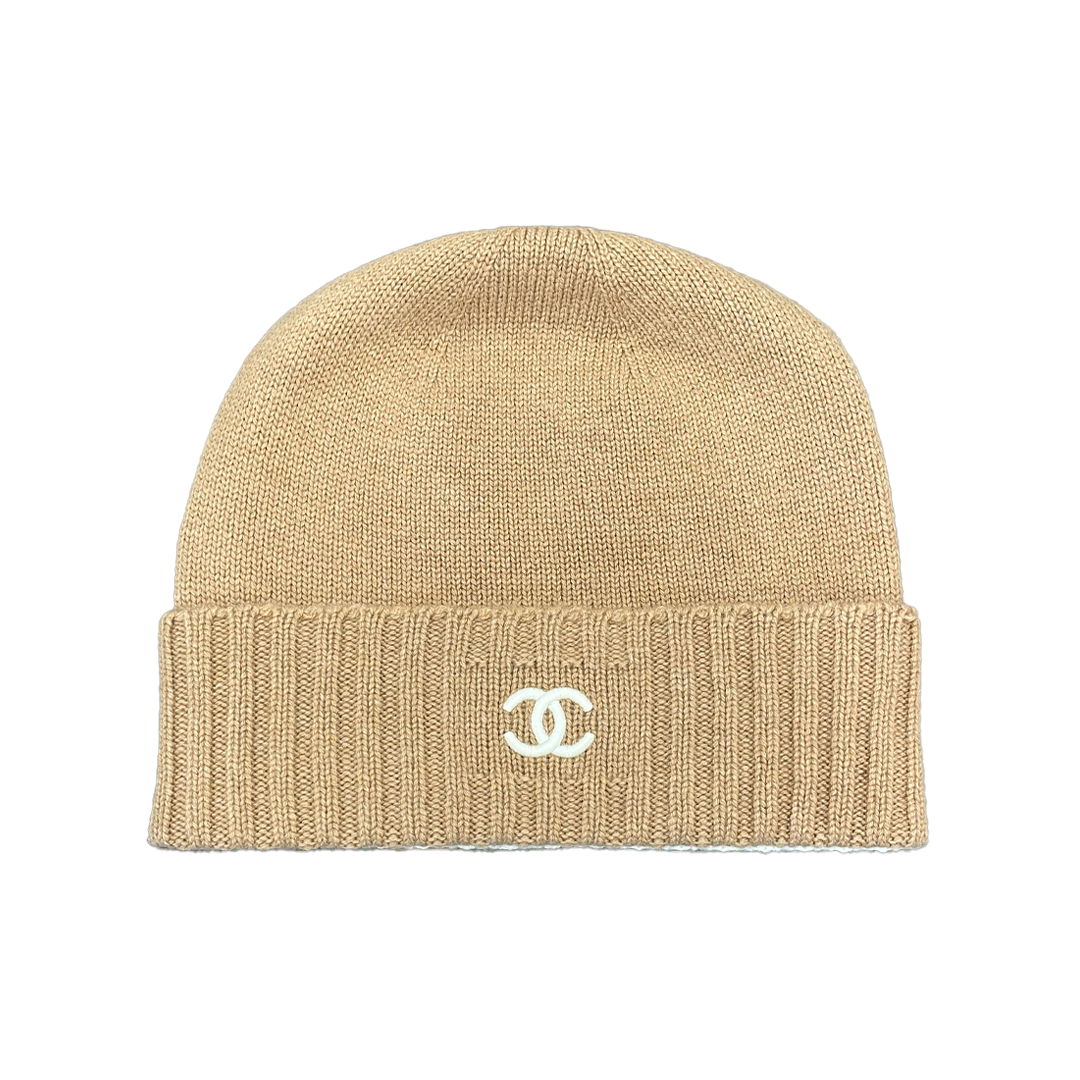 Chanel Beanie Flipped Beige & White